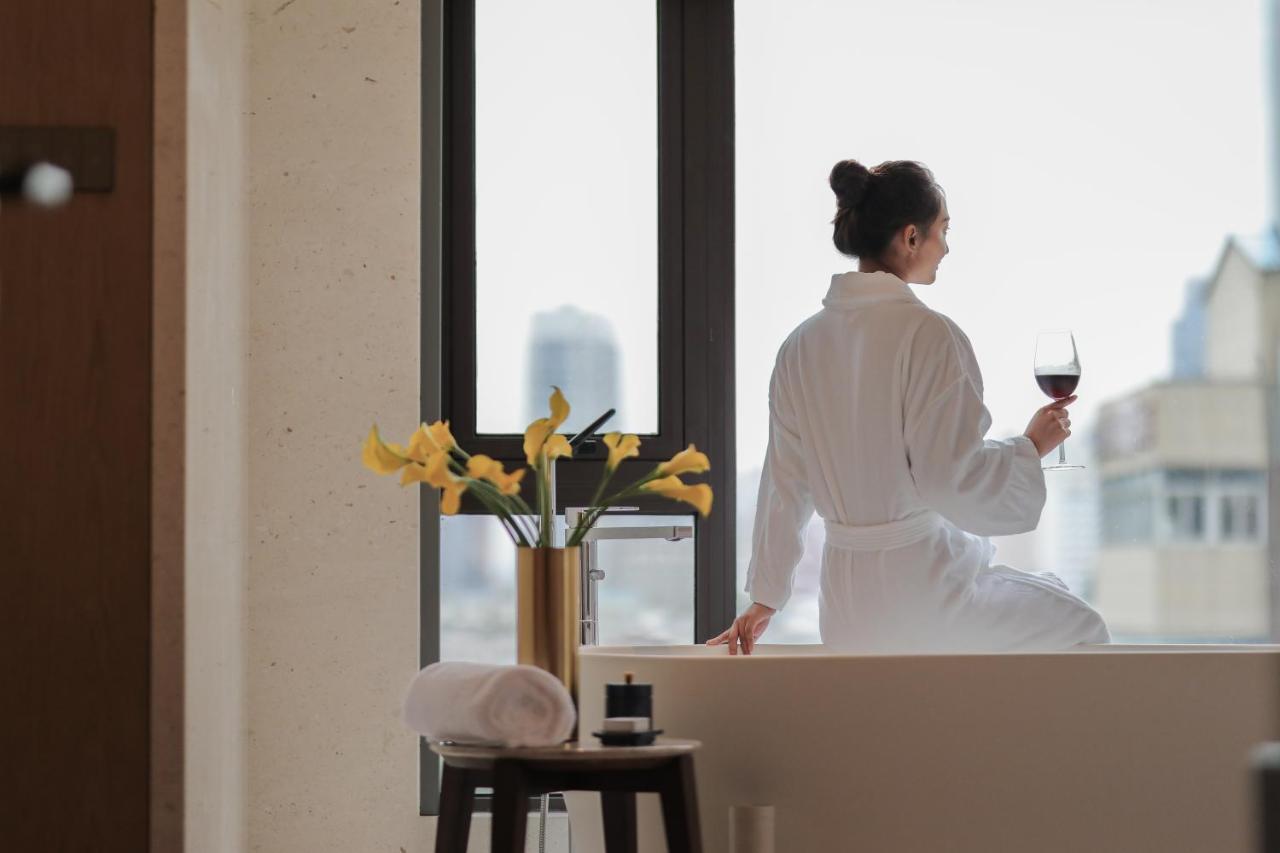 Отель Voco Nanjing Oriental Pearl Экстерьер фото