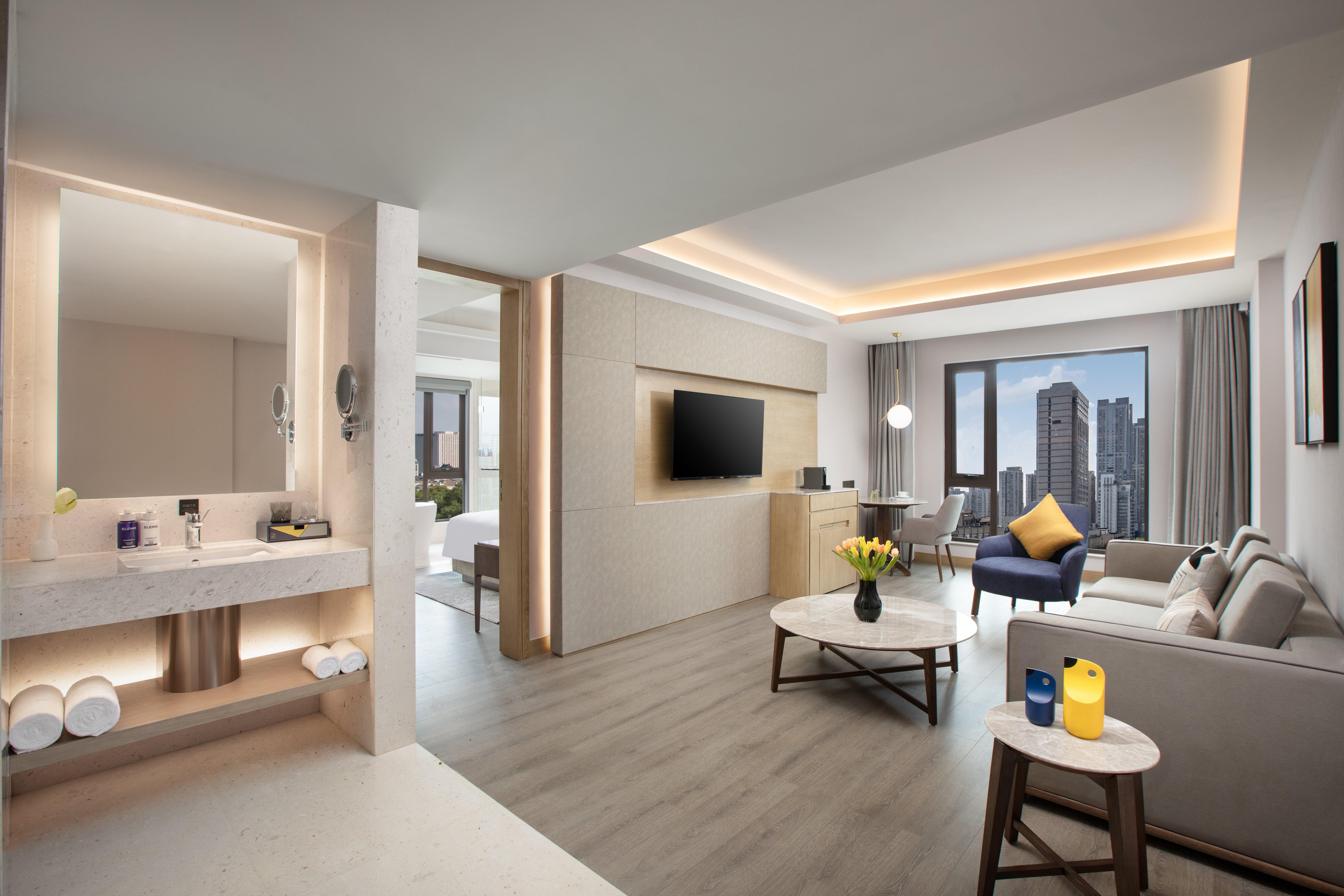 Отель Voco Nanjing Oriental Pearl Экстерьер фото
